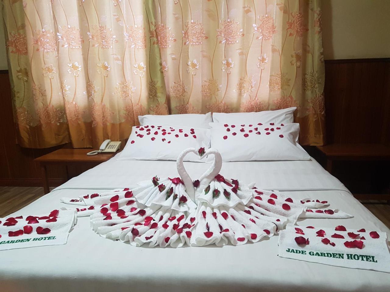 Jade Garden Hotel Баго Екстер'єр фото